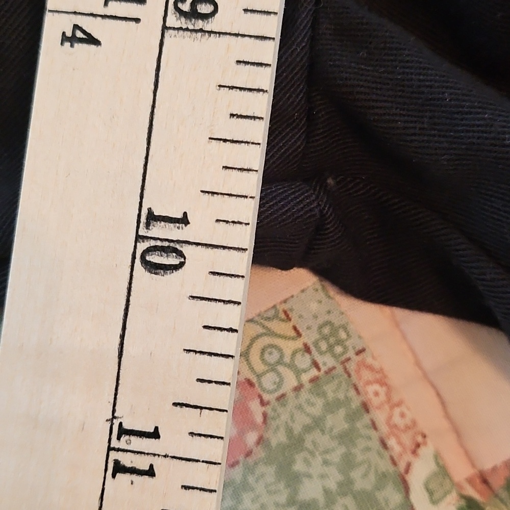Volcom Black Mid-Rise Wide Leg Capris (True To This) - Picture 9 of 9